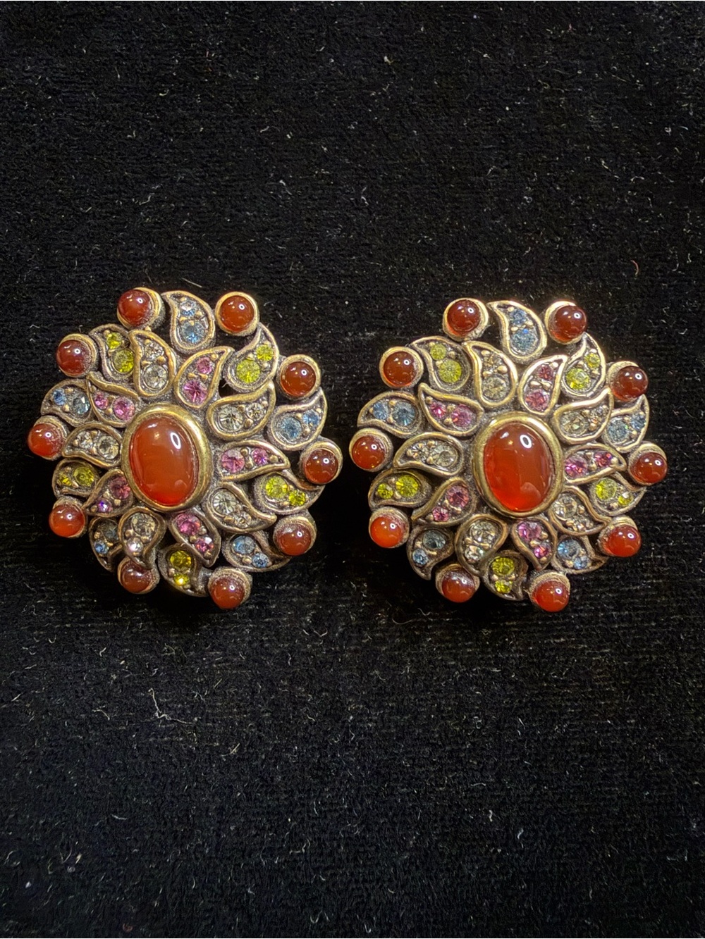 Heidi Daus Vintage Ornate Carnelian Cabochon Rhinestone Button Clip-On Earrings